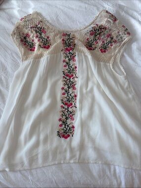 Ranina Gill Embroidered Ivory Sleeveless Women's Top with Pink Floral Detail